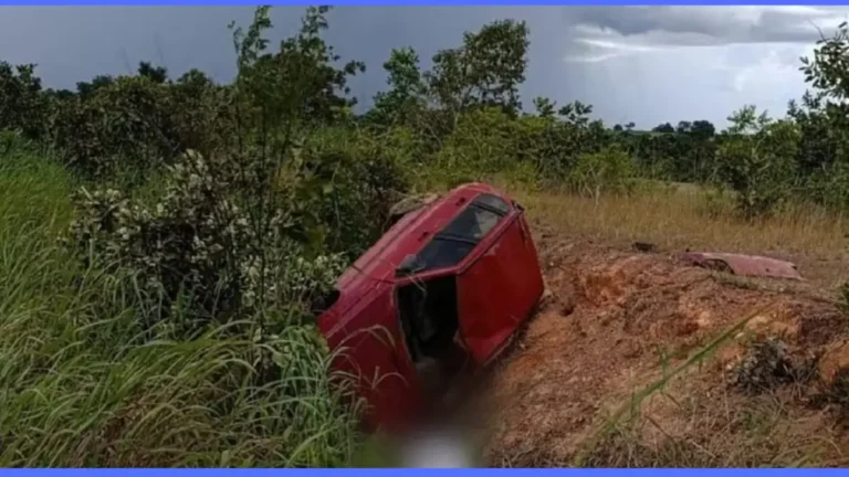 Mulher morre em acidente na TO-164 após carro capotar e cair em barranco