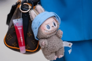 Polícia de Xangai desmonta rede que produzia pelúcias Labubu falsificadas