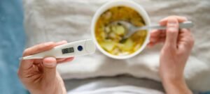 Canja de galinha pode aliviar sintomas de gripe e resfriado, confirma literatura médica