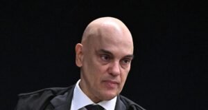 Moraes diz que seguirá processos contra Bolsonaro e minimiza sanções dos EUA