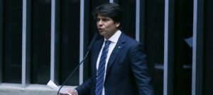 Câmara receberá nova reforma administrativa que extingue férias de 60 dias no Judiciário e impõe teto a supersalários