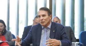 Deputado Carlos Gaguim propõe prioridade no atendimento a crianças vítimas de agressão