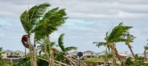 Eventos climáticos extremos ameaçam cadeia de fornecimento de medicamentos nos EUA