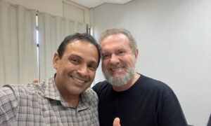 Aliado afirma que Mauro Carlesse já definiu partido e reúne apoio de deputados e prefeitos para 2026