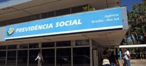 STF adia julgamento sobre auxílio-alimentação no cálculo de contribuições ao INSS