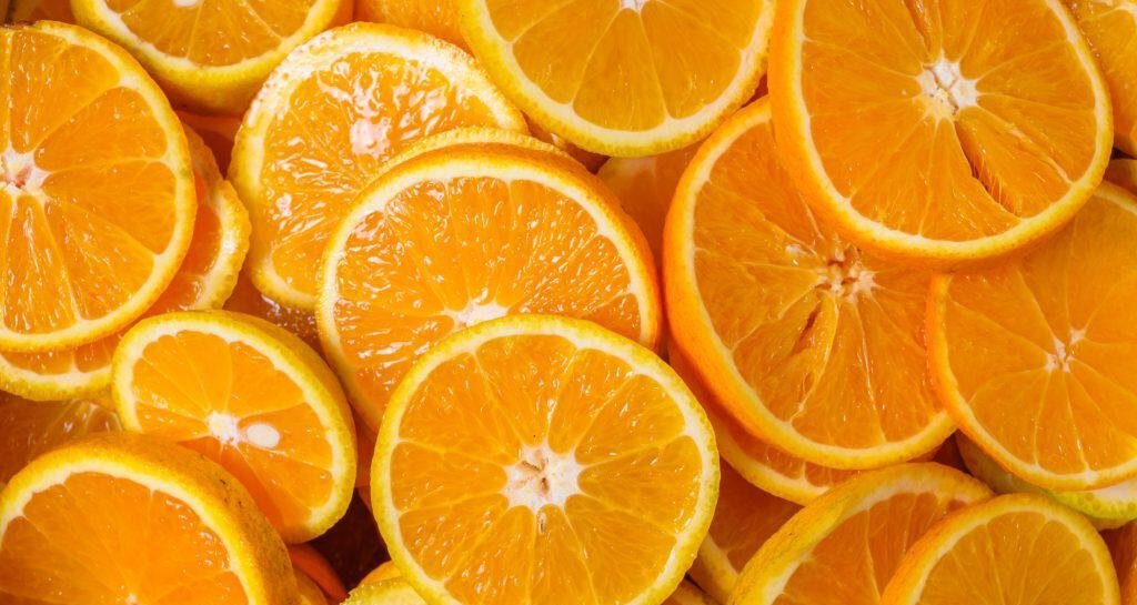 Entenda como a vitamina C atua como antioxidante e protege células contra o estresse oxidativo - Imagem do artigo original