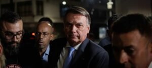 Pesquisa Quaest aponta que 39% dos brasileiros consideram injusta a prisão domiciliar de Jair Bolsonaro