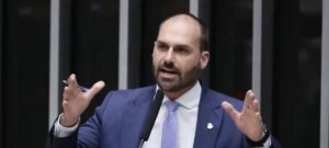 Eduardo Bolsonaro acusa Lula de montar narrativa para legitimar perseguição a opositores