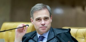 Parlamentares da CPMI do INSS pedem a André Mendonça acesso a inquéritos sobre fraudes