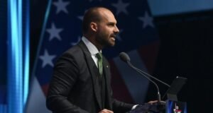 Eduardo Bolsonaro solicita à Câmara manter mandato remoto a partir dos Estados Unidos