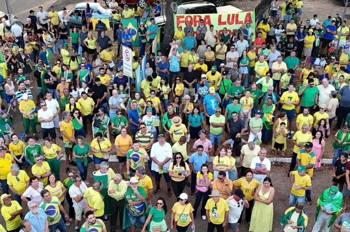 Ato “Reaja, Brasil!” leva apoiadores de Bolsonaro à Praça dos Girassóis, em Palmas - Imagem do artigo original