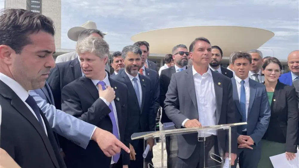 Oposição apresenta “pacote da paz” com anistia ampla, pedido de impeachment de Moraes e obstrução de votações - Imagem do artigo original