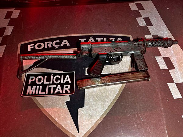 Polícia Militar apreende submetralhadora e prende jovem na rodoviária de Araguaína - Imagem do artigo original