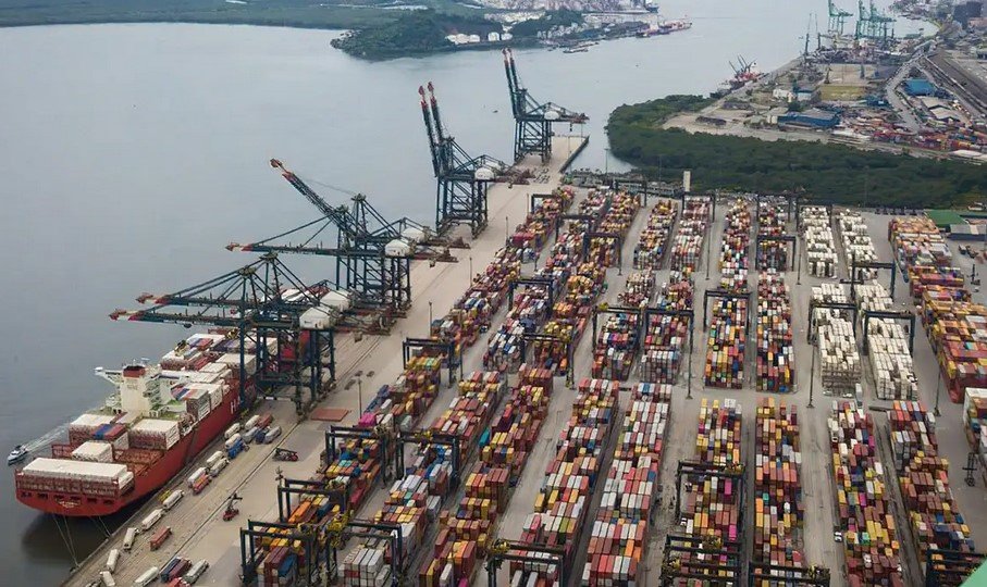 Tarifa de 50% sobre parte das exportações brasileiras aos EUA passa a valer - Imagem do artigo original