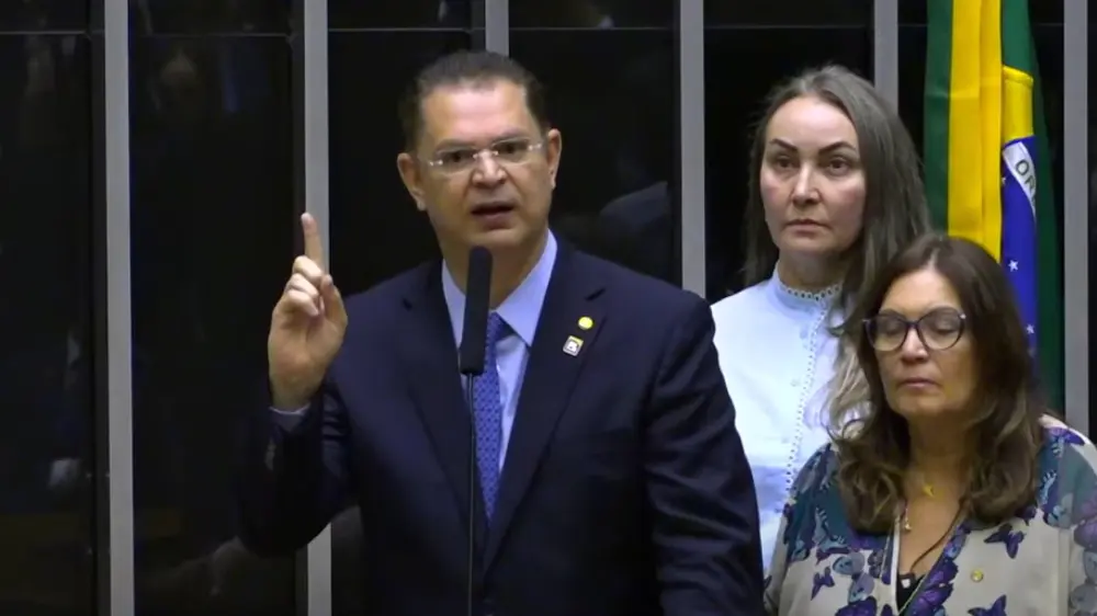Sóstenes Cavalcante se desculpa com Hugo Motta após acusar acordo para liberar plenário - Imagem do artigo original