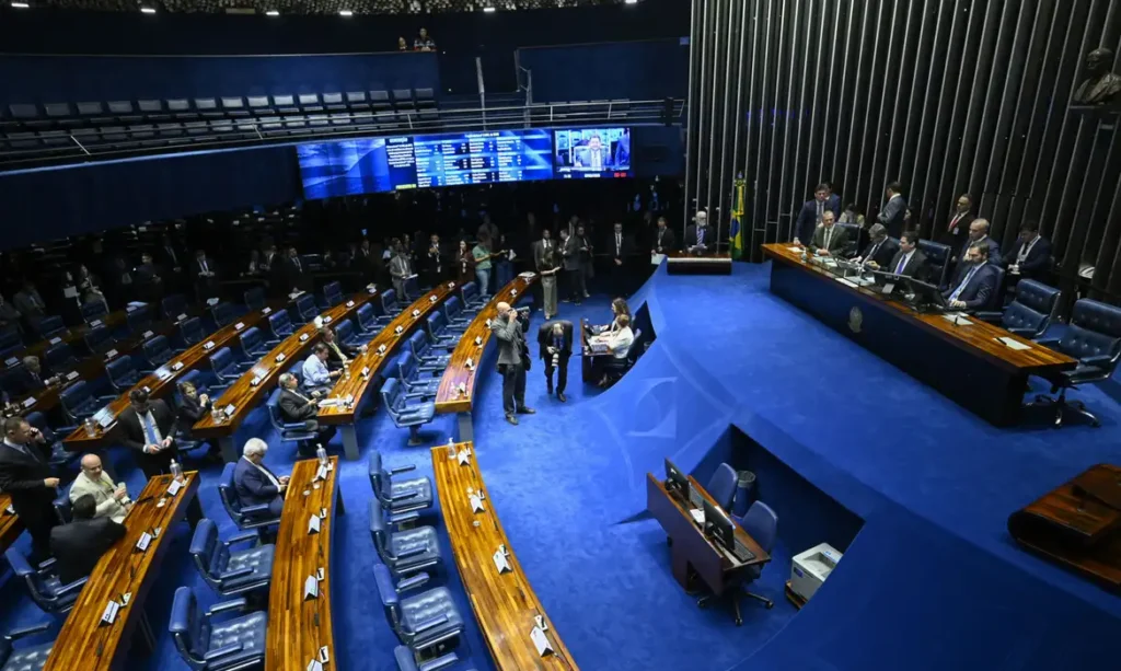 Senado aprova projeto que isenta Imposto de Renda para quem recebe até dois salários mínimos - Imagem do artigo original