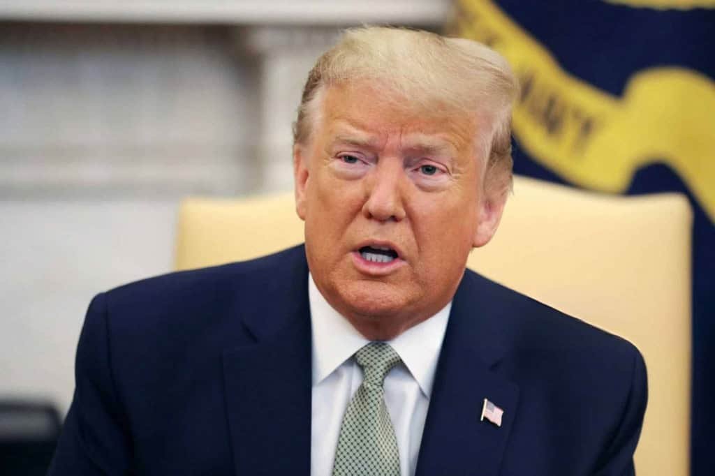 Trump cobra demissão imediata do CEO da Intel e papéis da empresa recuam - Imagem do artigo original