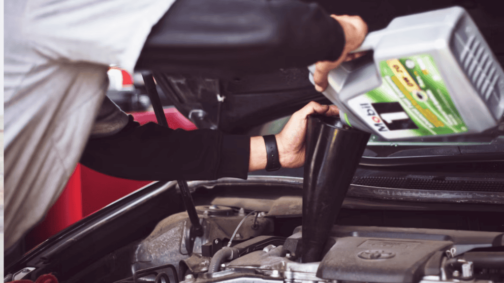 Troca de óleo do motor varia conforme uso do veículo; saiba o momento certo - Imagem do artigo original
