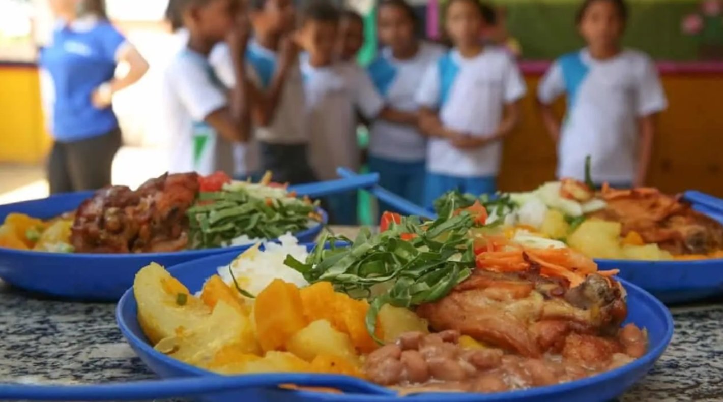Prefeitura de São Paulo rompe contrato com fornecedora de merenda após denúncias de restrição a repetição de alimentos - Imagem do artigo original