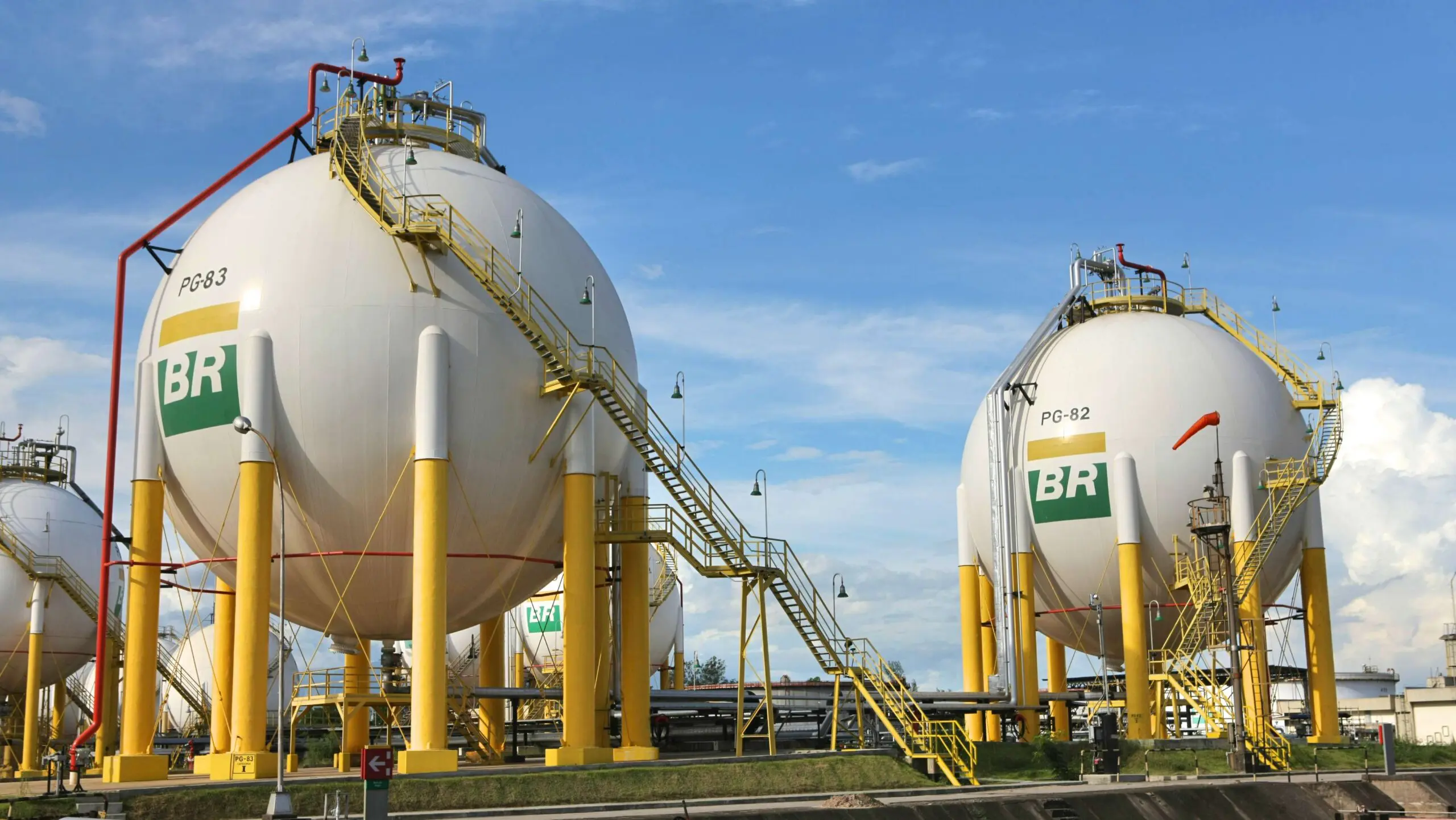 Mercado vê risco de interferência após Petrobras decidir voltar à distribuição de gás de cozinha - Imagem do artigo original