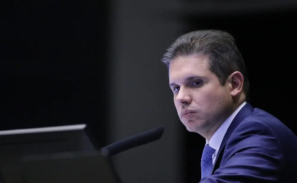 Câmara e Senado prometem votação rápida de pacote contra tarifa de 50% dos EUA - Imagem do artigo original
