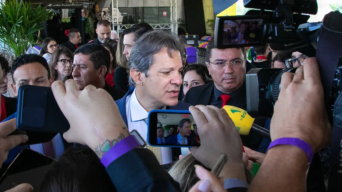 Haddad diz que Casa Branca cancelou reunião sobre tarifa de 50% após pressão de grupos de extrema direita - Imagem do artigo original