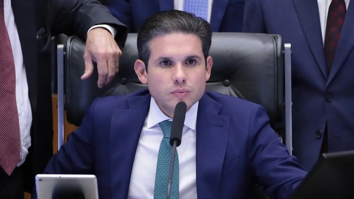 Hugo Motta descarta apoio na Câmara a anistia ampla para atos de 8/1 e critica atuação de Eduardo Bolsonaro nos EUA - Imagem do artigo original
