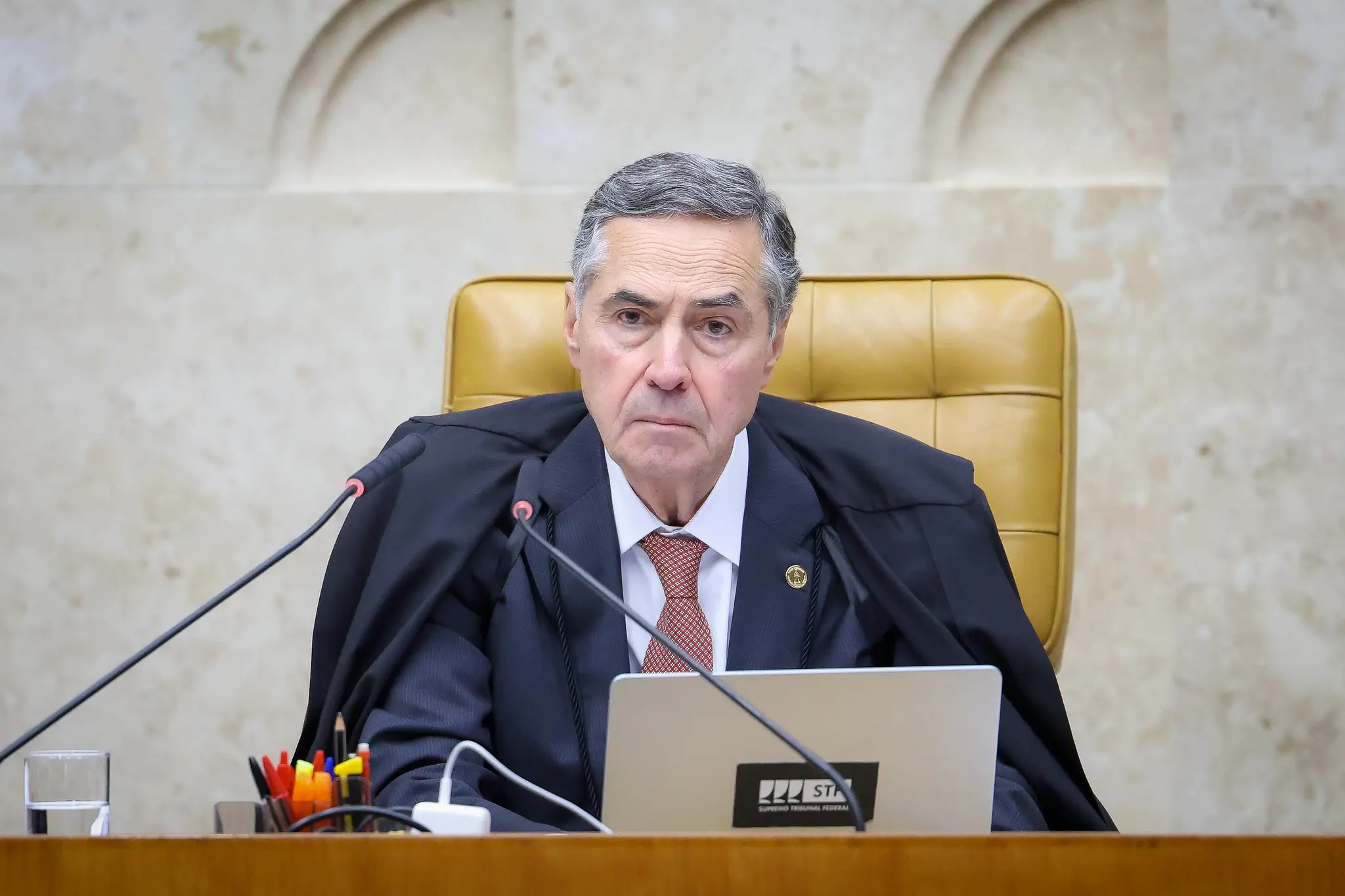 Barroso e Fux trocam acusações no STF após mudança de relatoria - Imagem do artigo original