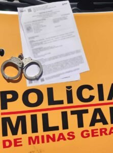 PRF prende motorista de ônibus com mandado por tráfico durante abordagem na BR-135