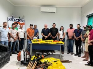 Prefeitura de Dueré distribui EPIs e ferramentas a brigadistas municipais