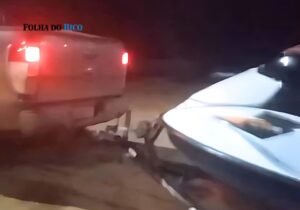 Secretário de Xambioá é filmado usando carro da Prefeitura para rebocar jet ski particular