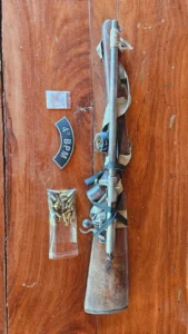 PM encontra arma e droga durante atendimento a acidente fatal em Formoso do Araguaia