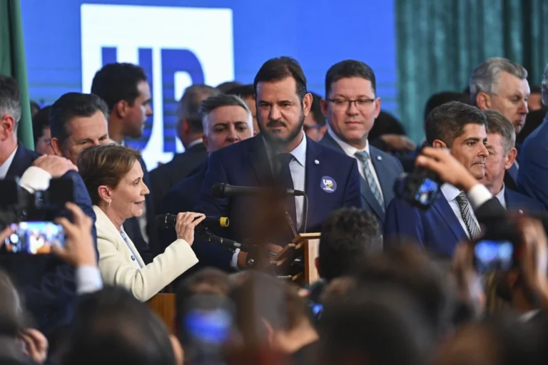 União Brasil oficializa saída do governo Lula e devolverá dois ministérios