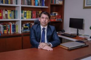 Advogado contesta decisão de Alexandre de Moraes que impôs prisão domiciliar a Jair Bolsonaro