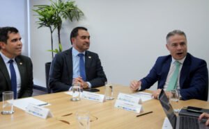 Ministro dos Transportes confirma entrega da nova Ponte JK em dezembro, afirma governador do Tocantins