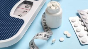 Pílula da Eli Lilly reduz 12,4 kg em média e pode chegar ao mercado em 2026