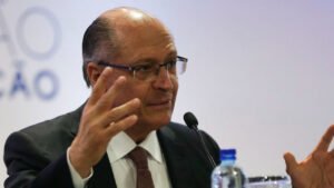 Alckmin se reúne com diplomata dos EUA um dia após tarifa de 50% começar a valer