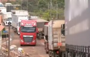 Justiça determina suspensão imediata da taxa de R$ 50 aplicada a veículos pesados em Tocantinópolis
