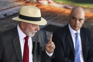 Lula pede cassação de parlamentares que ocuparam mesas do Congresso e elogia Alexandre de Moraes