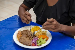 Controladoria abre tomada de contas para investigar contrato de R$ 1,7 milhão em marmitas concedidas a servidores de Palmas