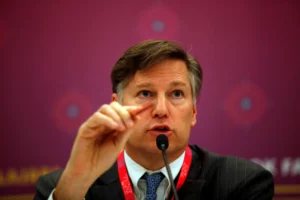 Vice-secretário dos EUA acusa Alexandre de Moraes de concentrar poder e abalar relação bilateral