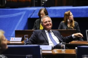 Renan Calheiros e Cid Gomes cogitaram ação física para retirar oposicionistas do plenário do Senado