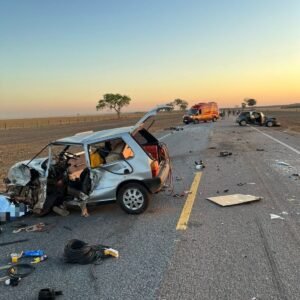 Colisão na BR-242 deixa um morto e seis feridos no sul do Tocantins