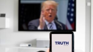 Inteligência artificial da Truth Social diverge de declarações de Donald Trump