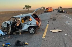 Colisão entre carros na BR-242 deixa homem morto e seis feridos no sul do Tocantins