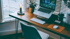 Notebook pode ser usado sem bateria; veja riscos e recomendações