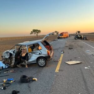 Colisão entre dois carros na BR-242 deixa um morto e seis feridos no sul do Tocantins