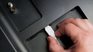 Dispositivos que não devem ser conectados à porta USB da TV