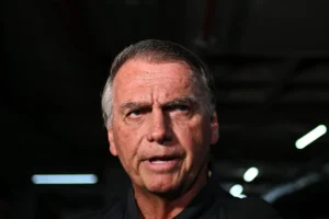 Defesa de Bolsonaro pede absolvição no STF e aponta “massacre” processual