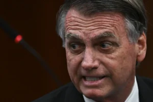 Moraes solicita a Zanin que marque julgamento de Bolsonaro e mais sete acusados no STF